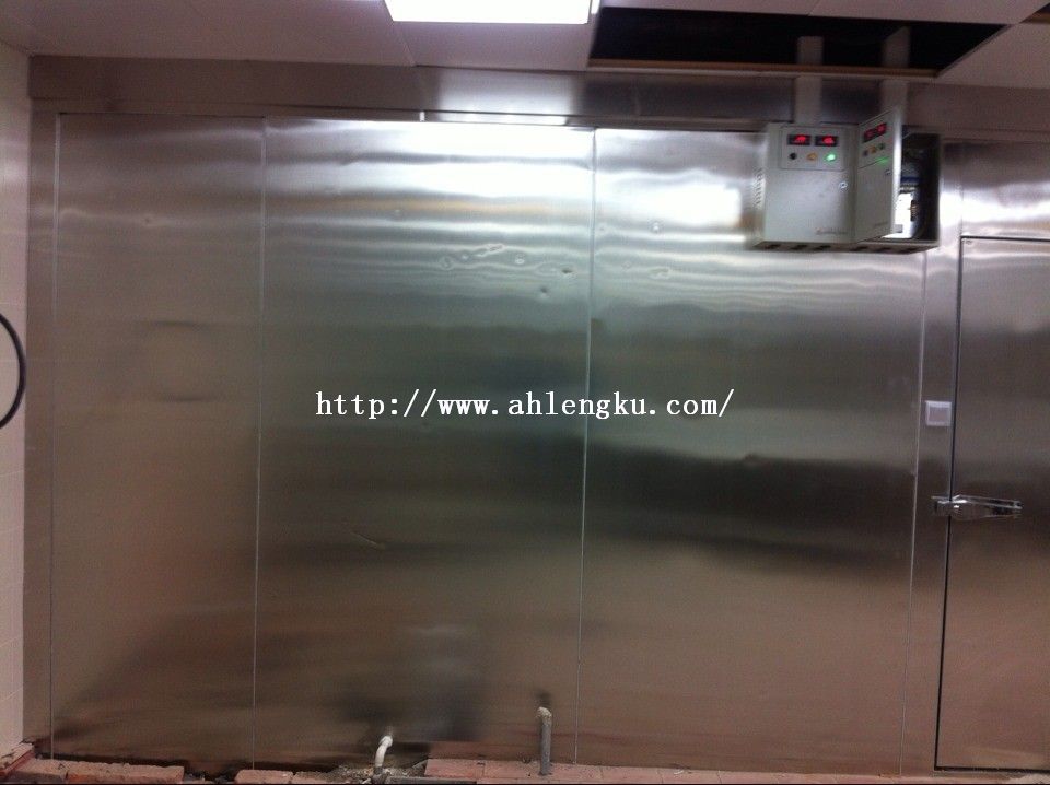 已經(jīng)安裝好的冷庫(kù)